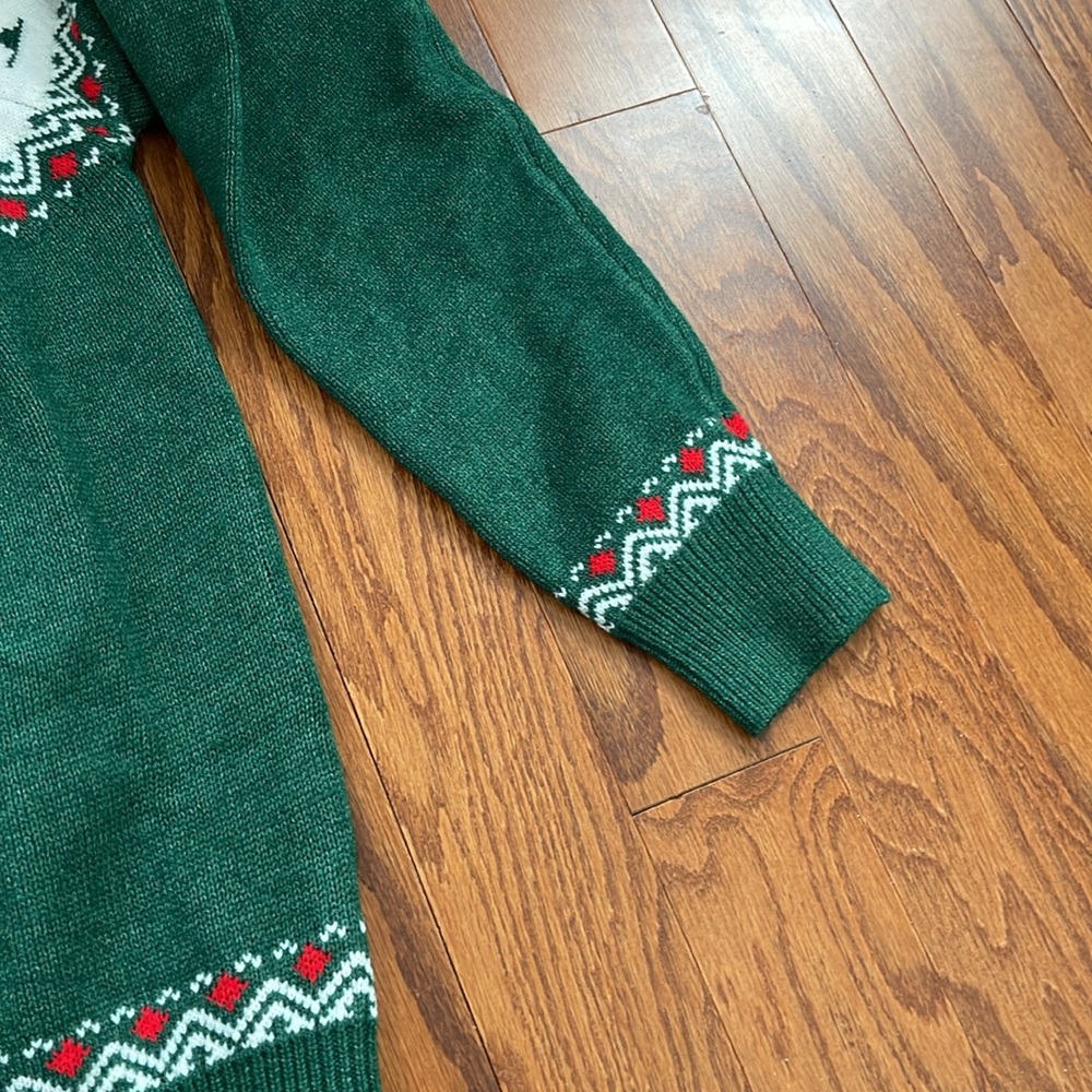 LAST AND FINAL ONE! Northern Pines Evergreen Sweater
English Countryside Sweater - Picture 14 of 16
